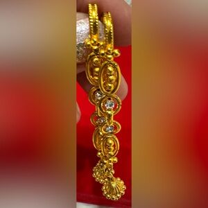 Gold Jumka